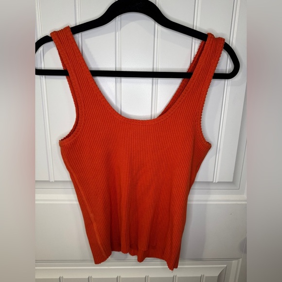 Vince Orange Raw-Edge Ribbed Scoop-Neck Tank - Picture 6 of 6